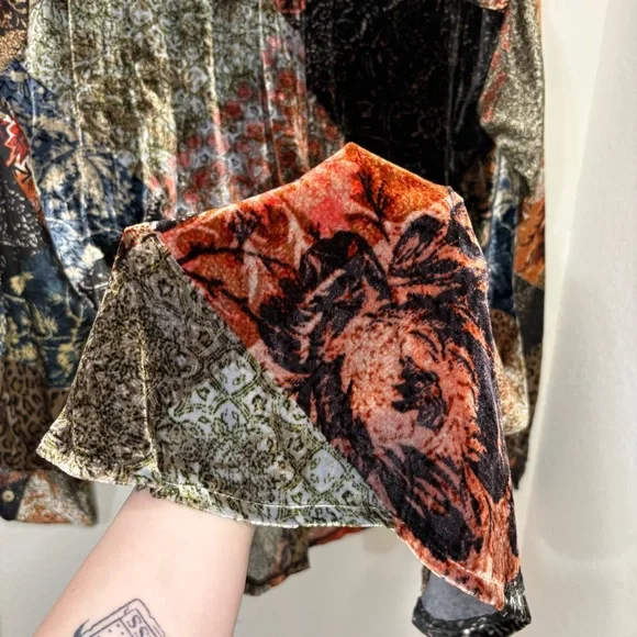 Johnny Was Cheetah Mabel Silk Printed Blouse with Velvet Back size small - Picture 8 of 14